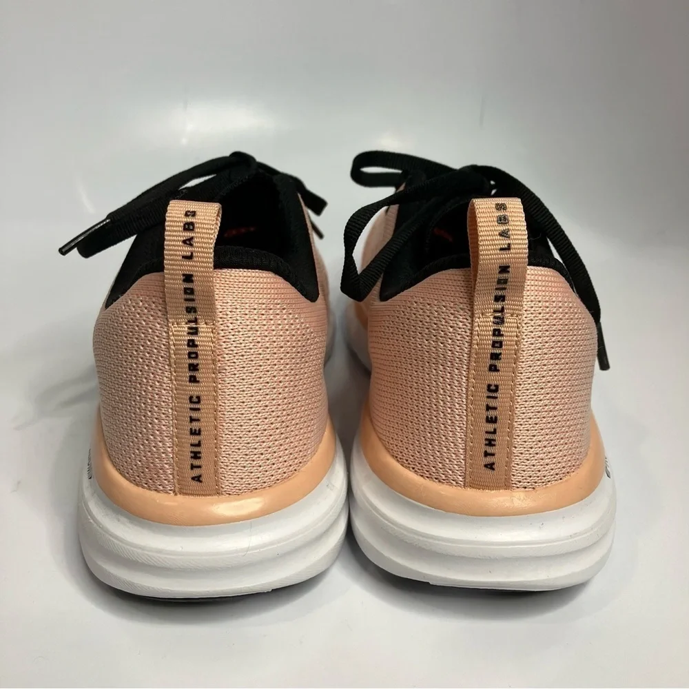 APL Techloom Pro sneakers knit sneakers‎ peach black white size 8